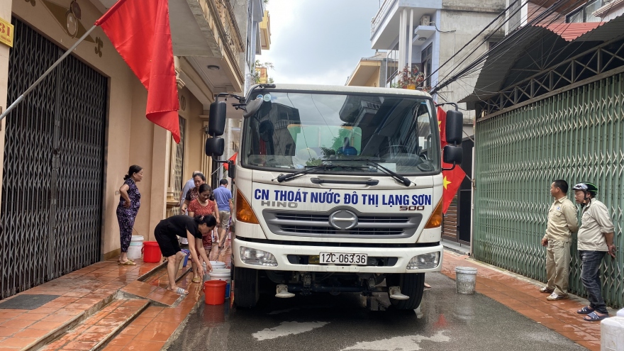 Sống giữa phố vẫn “khát” nước sạch ở Lạng Sơn